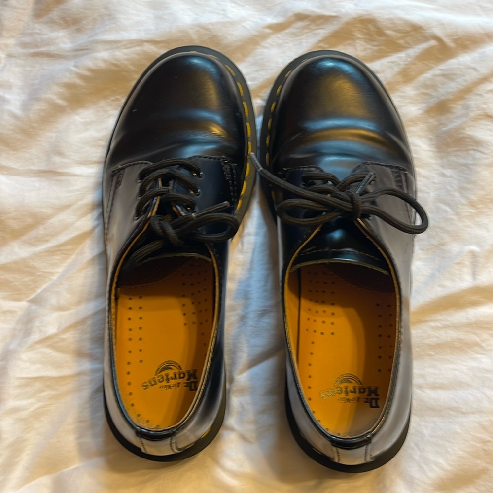 Women’s 1461 Doc Martens Air Wair smooth leather Oxford shoes. Size 7.
